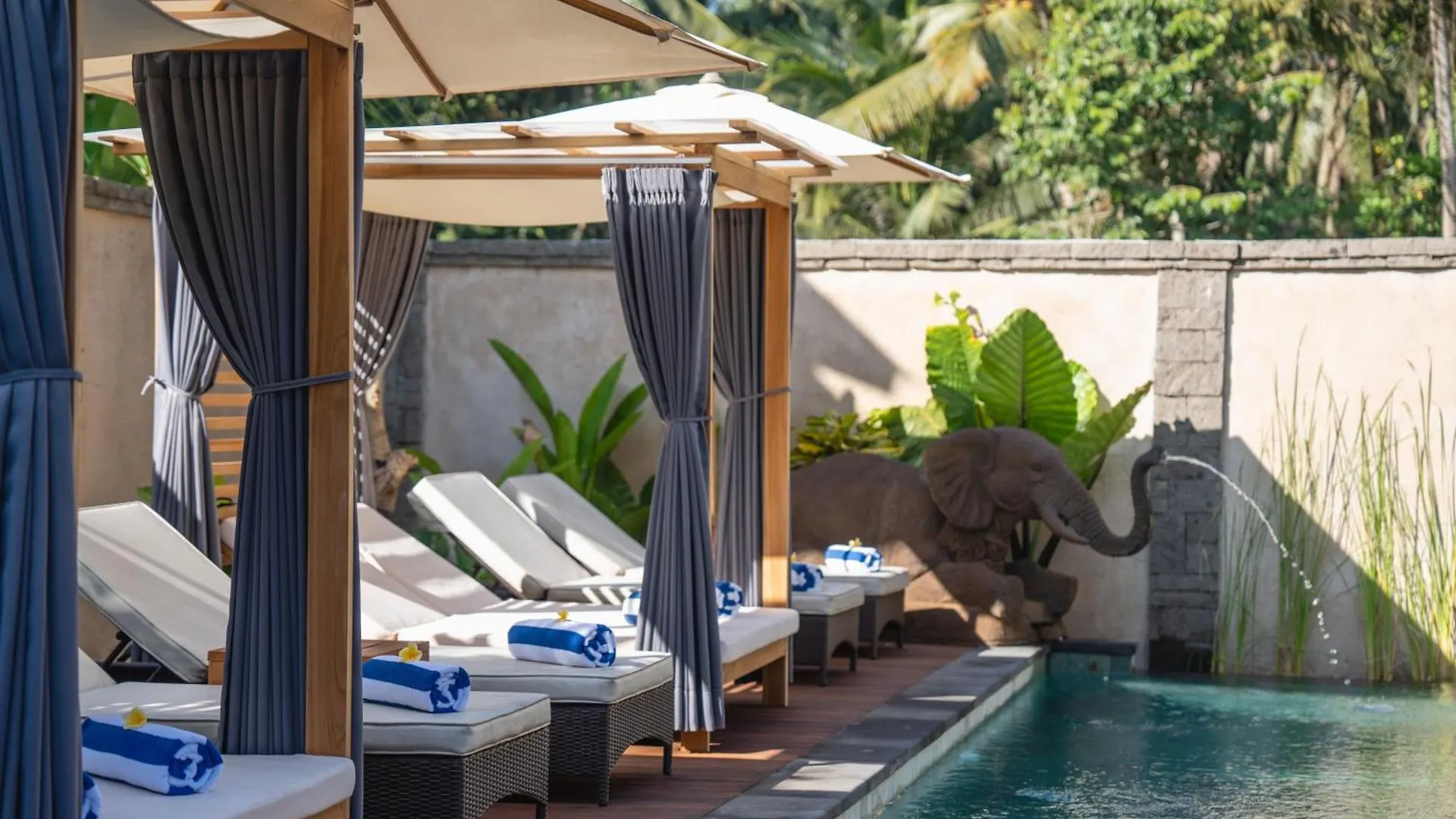 The Compass Rose Ubud 3*,